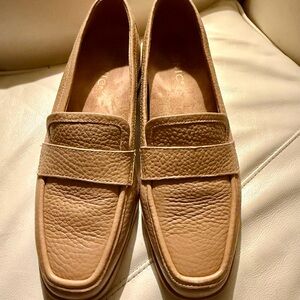 Vionic Pebbled Leather Loafers in Tan